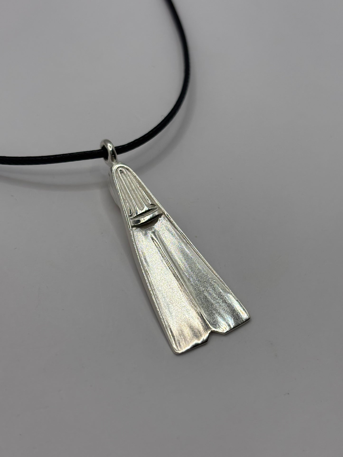 Medium Diving fin,  fisherman, 3D pendant