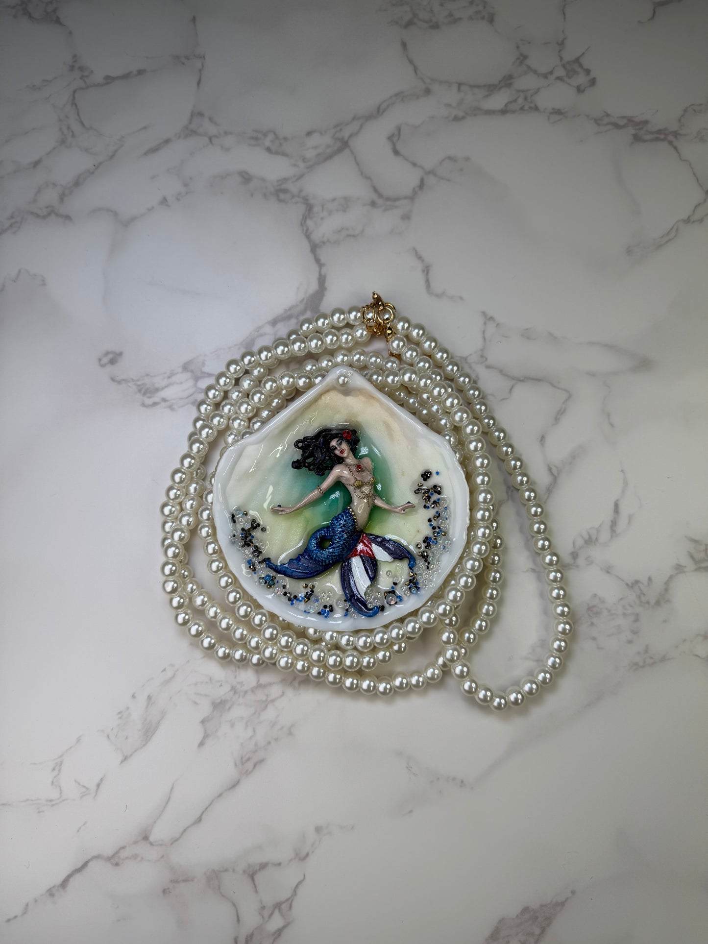 Levántate Cuba Mermaid Sea Shell Necklace  – Mermaid in Shell with UV Resin