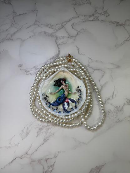 Levántate Cuba Mermaid Sea Shell Necklace  – Mermaid in Shell with UV Resin