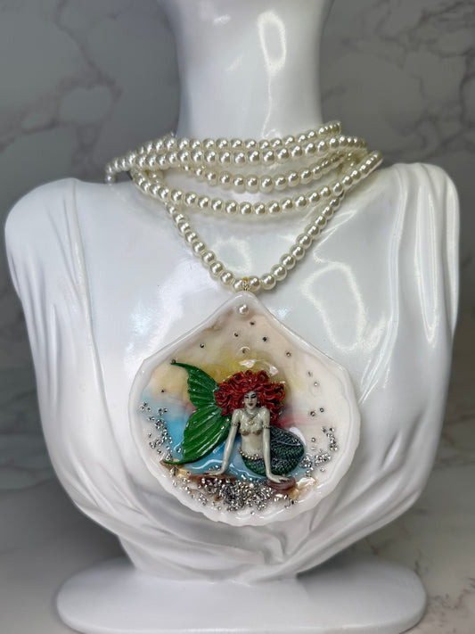 Nereya Mermaid Sea Shell Necklace  – Mermaid in Shell with UV Resin