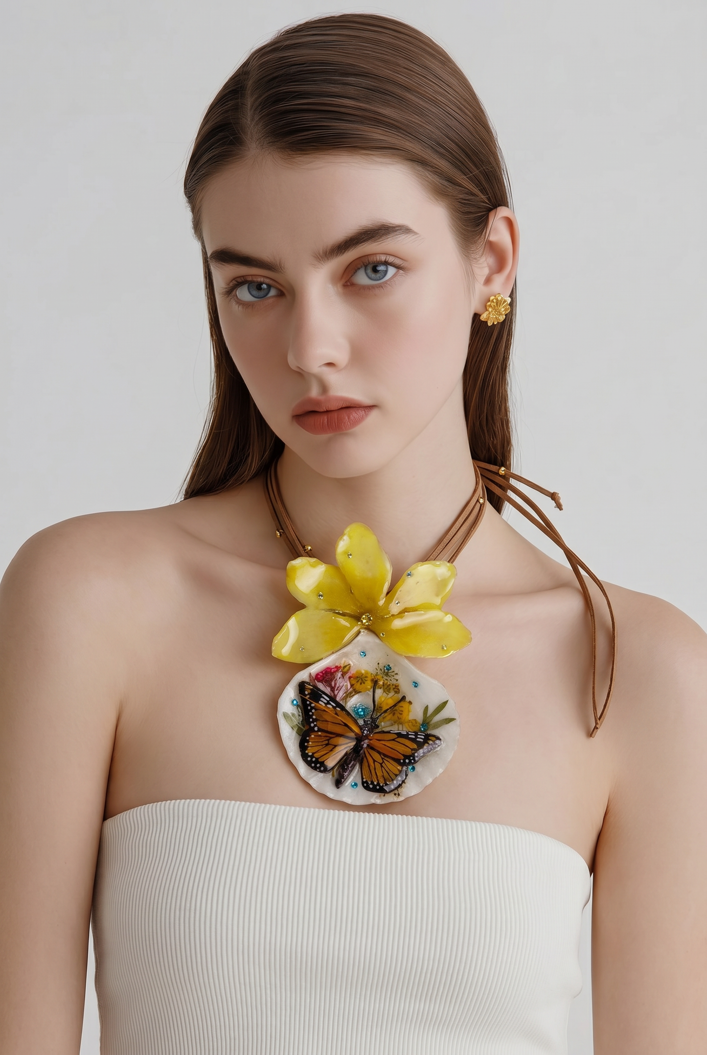 Alas de Marea Natural Seashell Synthetic Butterfly Necklace | Handmade Coastal Jewelry | UV Resin Ocean Art
