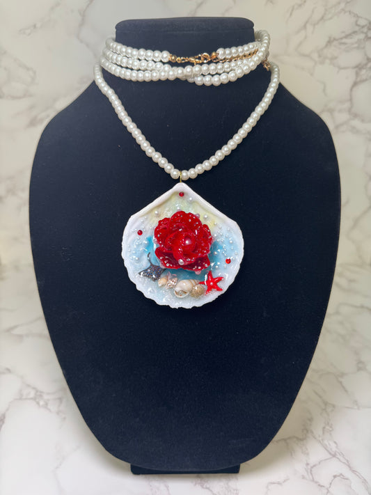Nieve De Coral Sea Shell Necklace Set–  Necklace and Ring in Shell with UV Resin Artificial Flowers