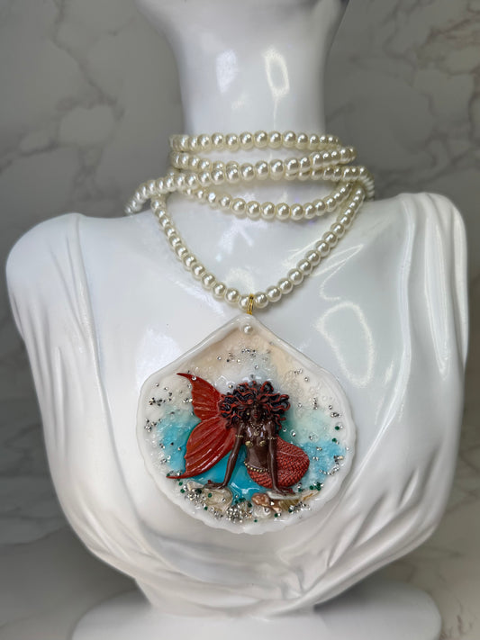 Zonda Mermaid Sea Shell Necklace  – Mermaid in Shell with UV Resin