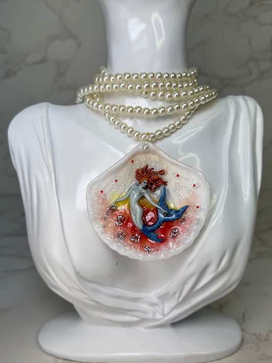 Anemona  Mermaid Sea Shell Necklace  – Mermaid in Shell with UV Resin