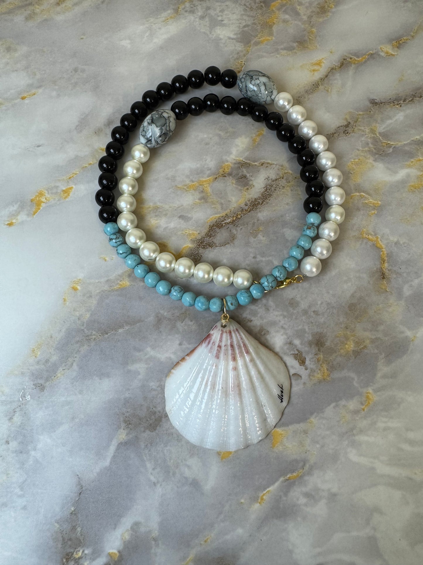 Spotted Eagle Ray with Imitation Pearls Necklace Resin‑Encased Shell Collection Shell Necklaces, Epoxy Resin Necklace