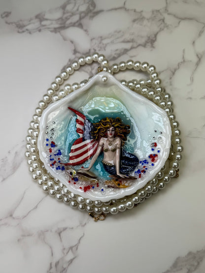 Mistral Mermaid Sea Shell Necklace  – Mermaid in Shell with UV Resin