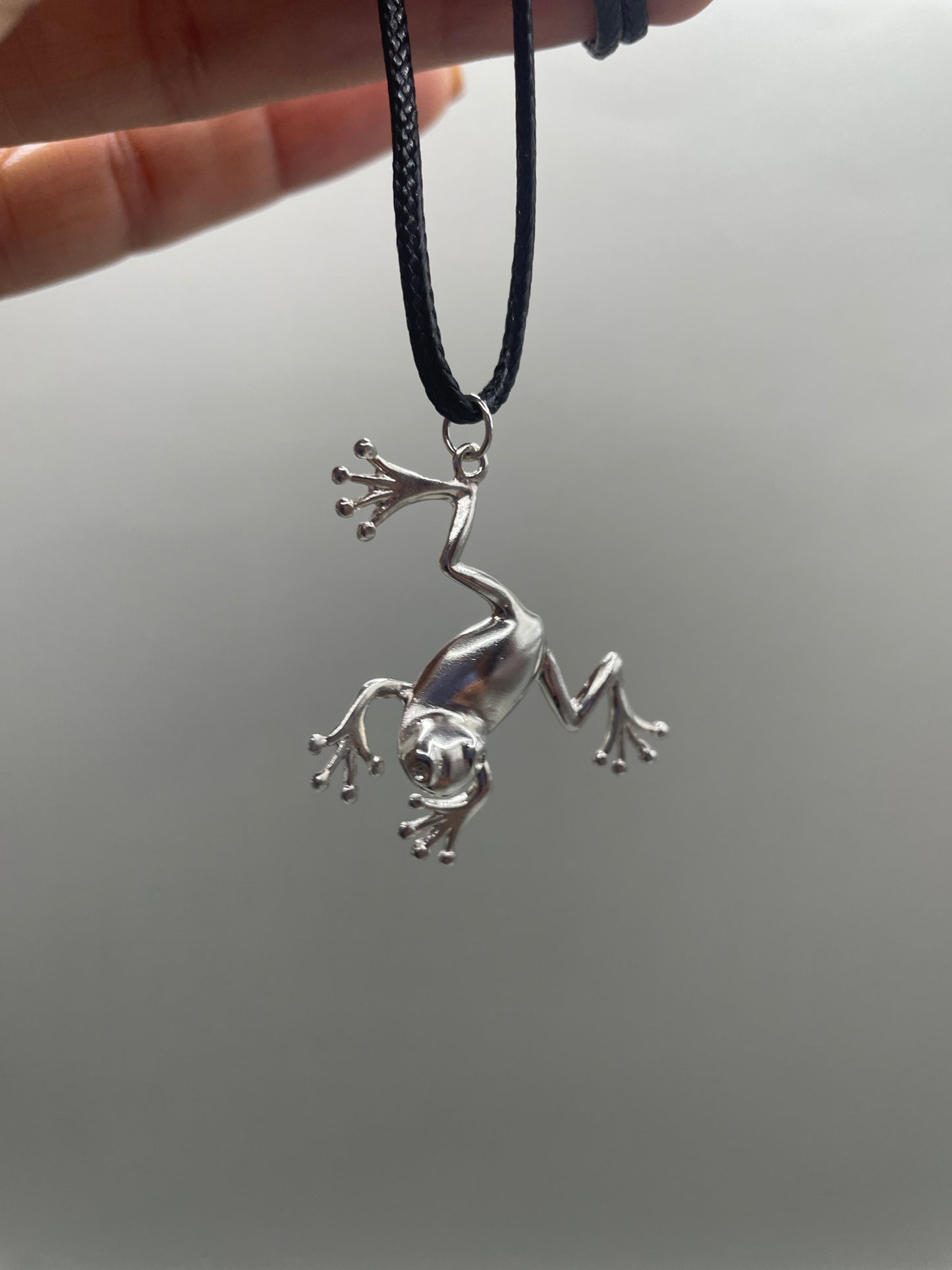 Hanging Tree Frog Necklace, 925 Sterling Silver