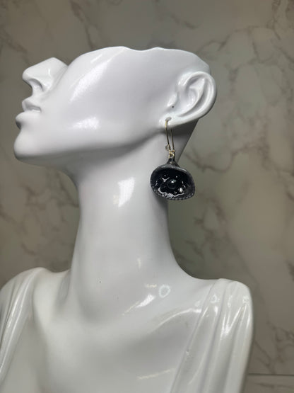Nereida pearl black earrings
