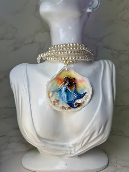May Sunset Blue Mermaid Sea Shell Necklace – Mermaid in Shell with UV Resin