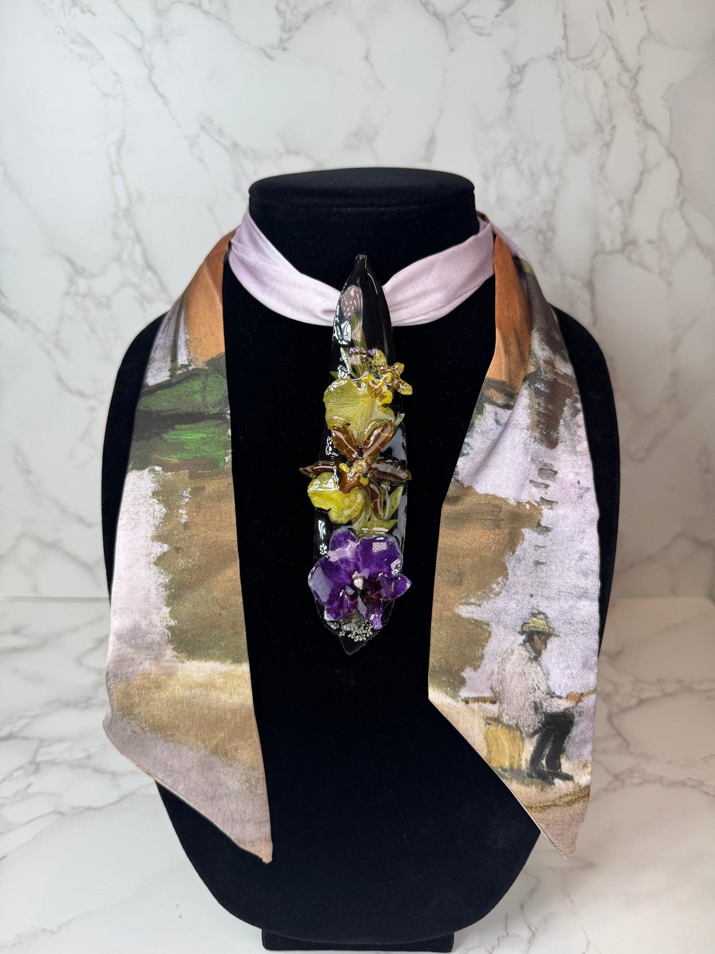 2 Natural green Leaf Preserved in resin with flowers with Beautiful Scarf & leather necklace