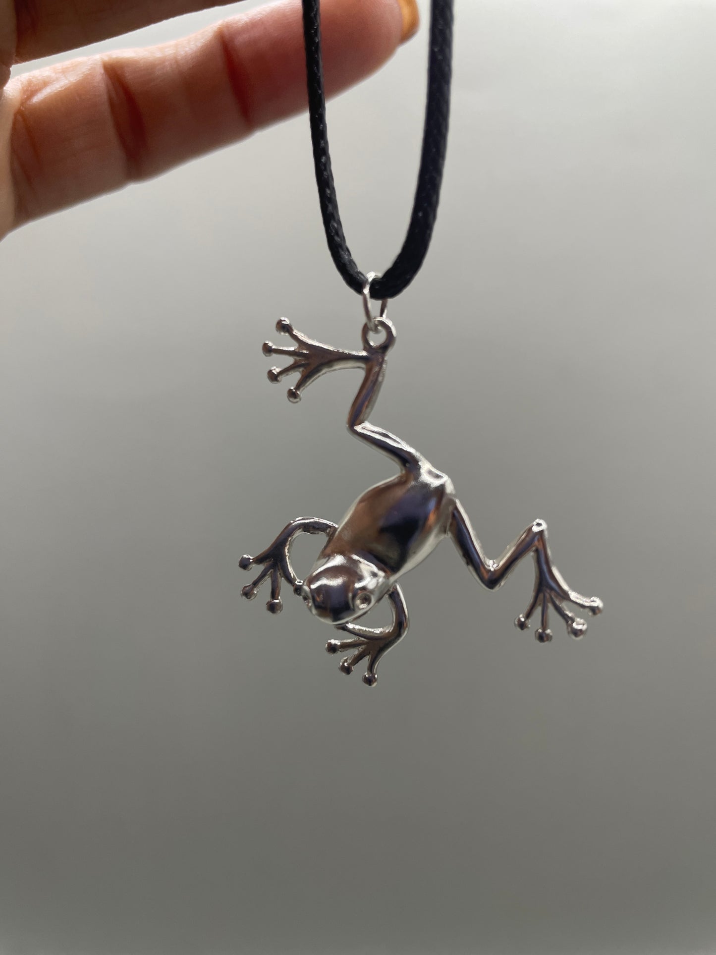 Hanging Tree Frog Necklace, 925 Sterling Silver