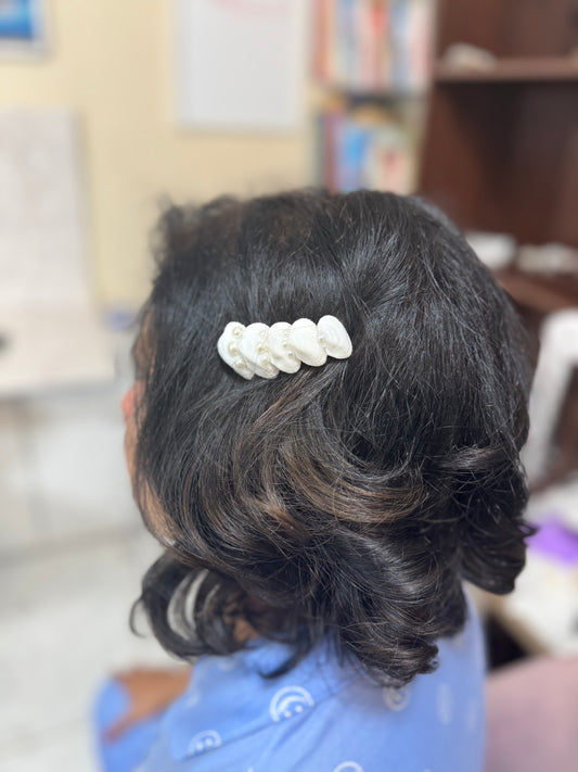 White Conch With Pearls Hair Pin