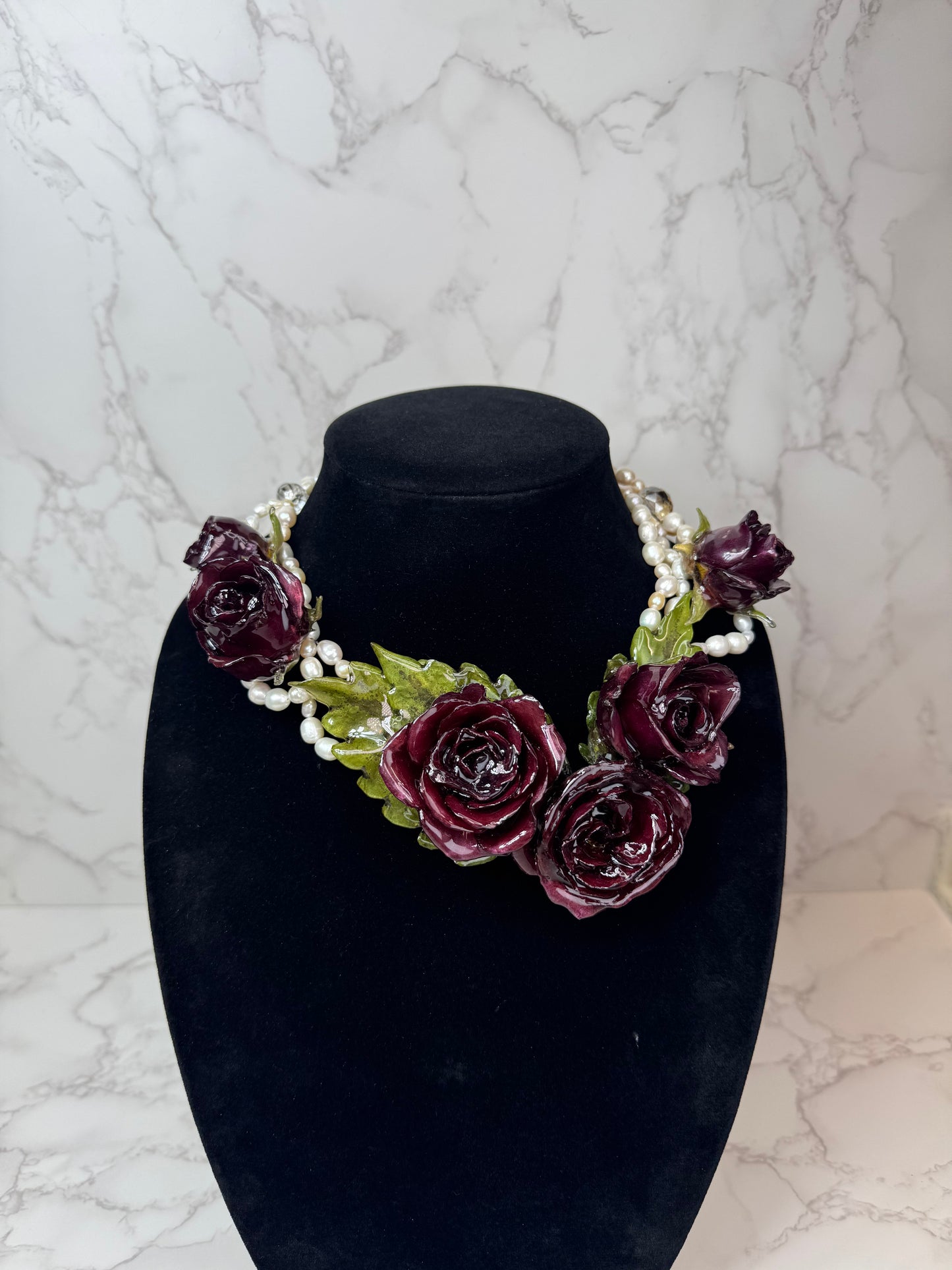 1 Amélie Eternal Rose – Real Red Rose in UV Resin & Freshwater Pearl Necklace | Handmade Floral Jewelry | Made in USA
