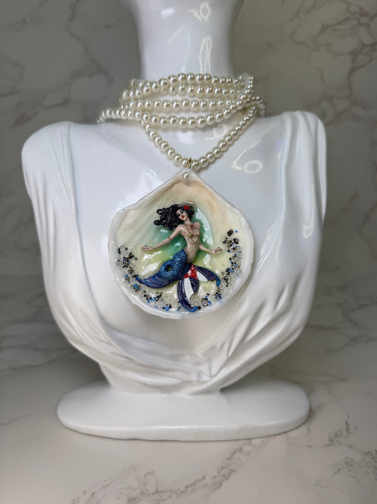 Levántate Cuba Mermaid Sea Shell Necklace  – Mermaid in Shell with UV Resin