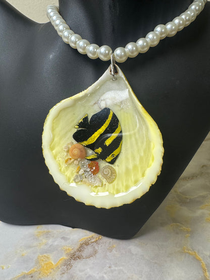 Spadefish Resin‑Encased Shell Collection Shell Necklaces Sea Necklaces Epoxy Resin Necklace and Earrings Jewelry Set Spadefish and Shell
