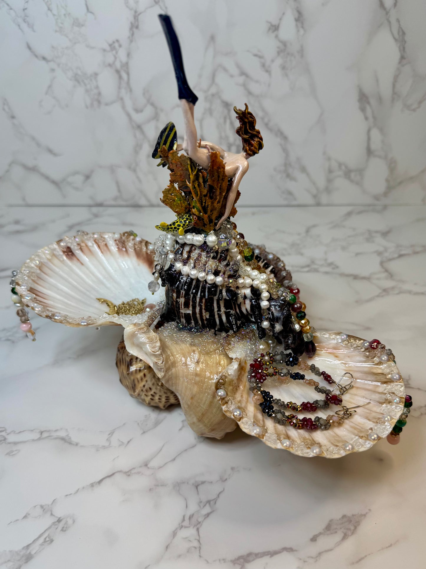 Natural Seashell Jewelry Box | Handmade Coastal Decor with Metal Pieces and Freshwater Pearls