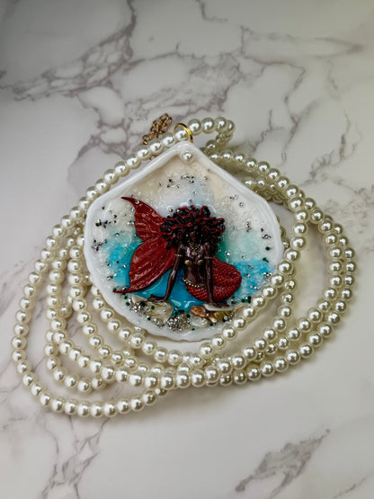 Zonda Mermaid Sea Shell Necklace  – Mermaid in Shell with UV Resin