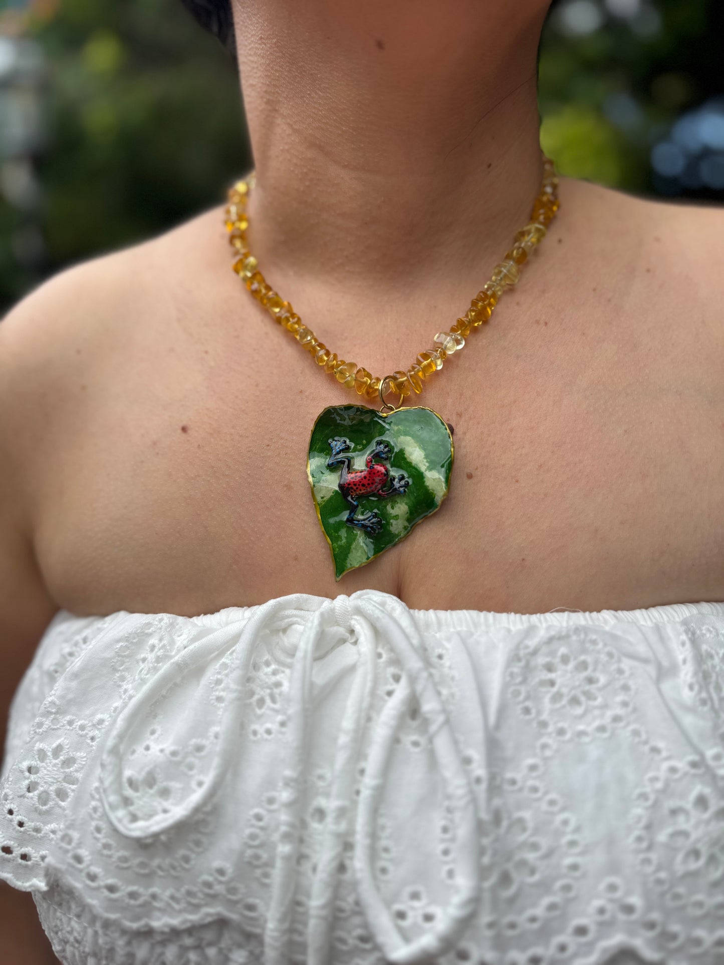 Rainforest Frog Glow