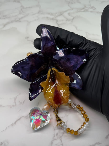 Midnight Aurora Cattleya Golden Cattleya Orchid Necklace – Freshwater Pearls, Crystal Beads & Clear Crystal Heart Pendant