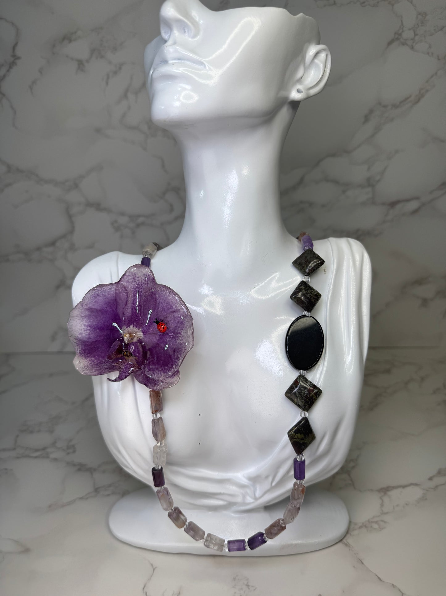 Violet Petal Charm Natural Flower Preserved in Resin Purple-and-white real orchid flower centerpiece with a tiny red ladybug Beautiful Natural Stones Necklace