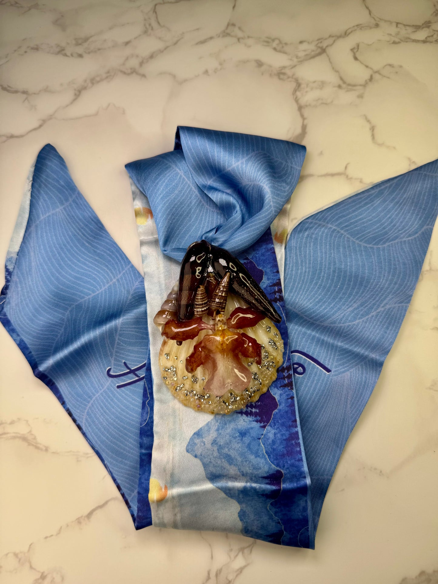 The Ocean Bloom – Seashell & Mini Cattleya Grace