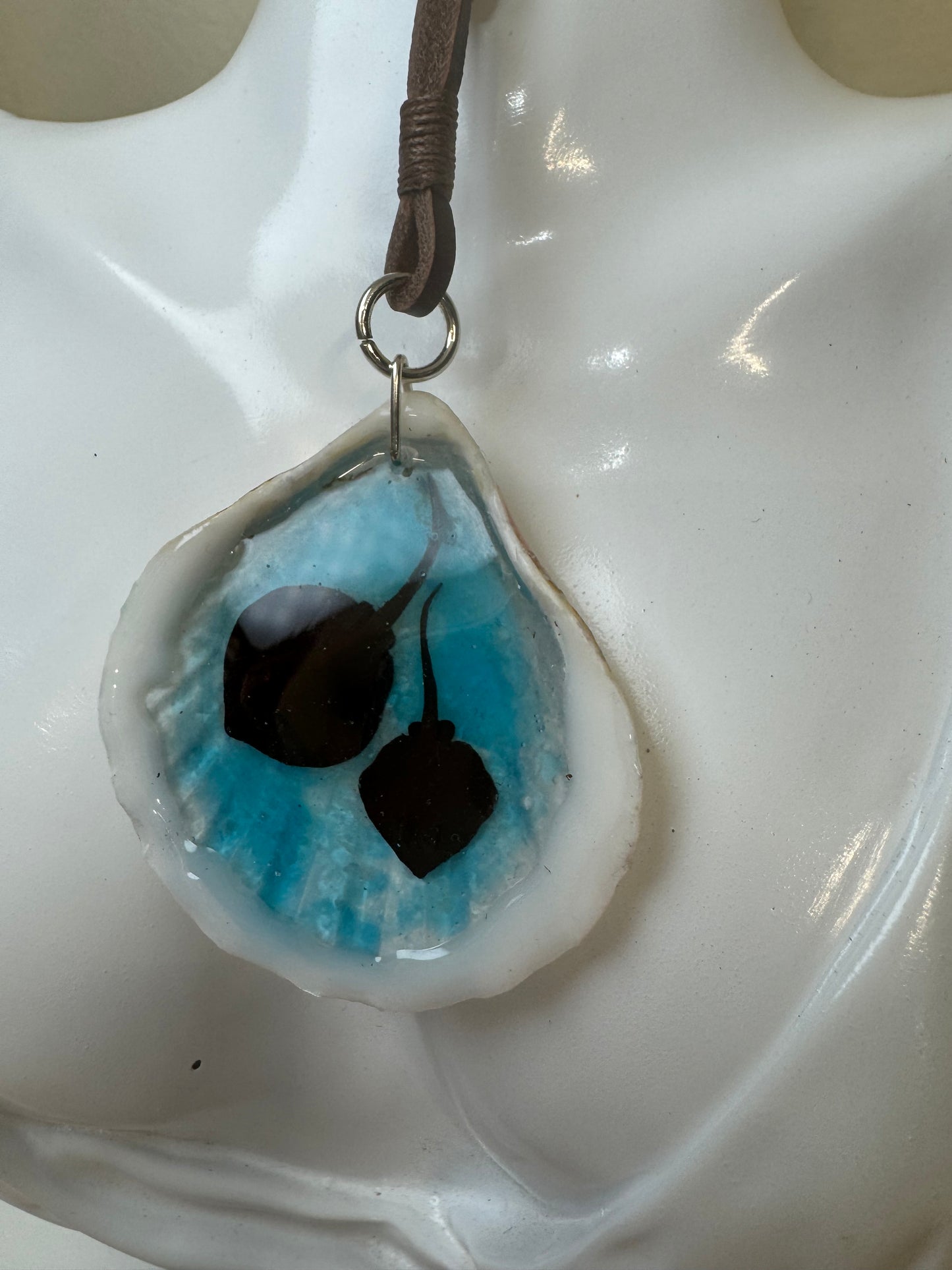 Double Sting Ray Resin‑Encased Shell Collection Shell Necklaces Sea Necklaces Epoxy Resin Necklace