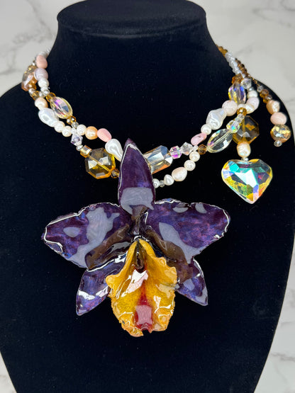 Midnight Aurora Cattleya Golden Cattleya Orchid Necklace – Freshwater Pearls, Crystal Beads & Clear Crystal Heart Pendant