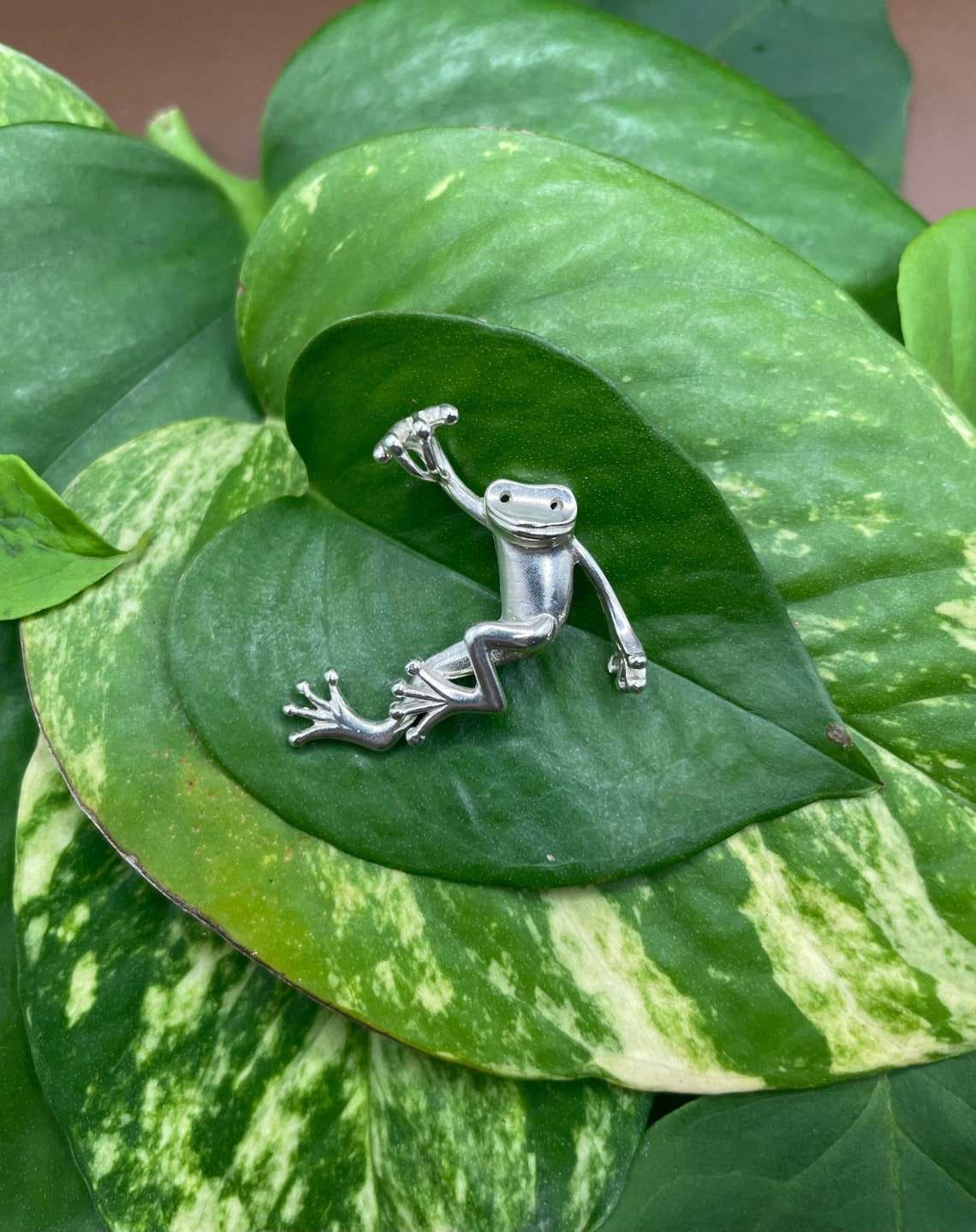 Happy Tree Frog Necklace, 3D pendant - Lluch Jewelry