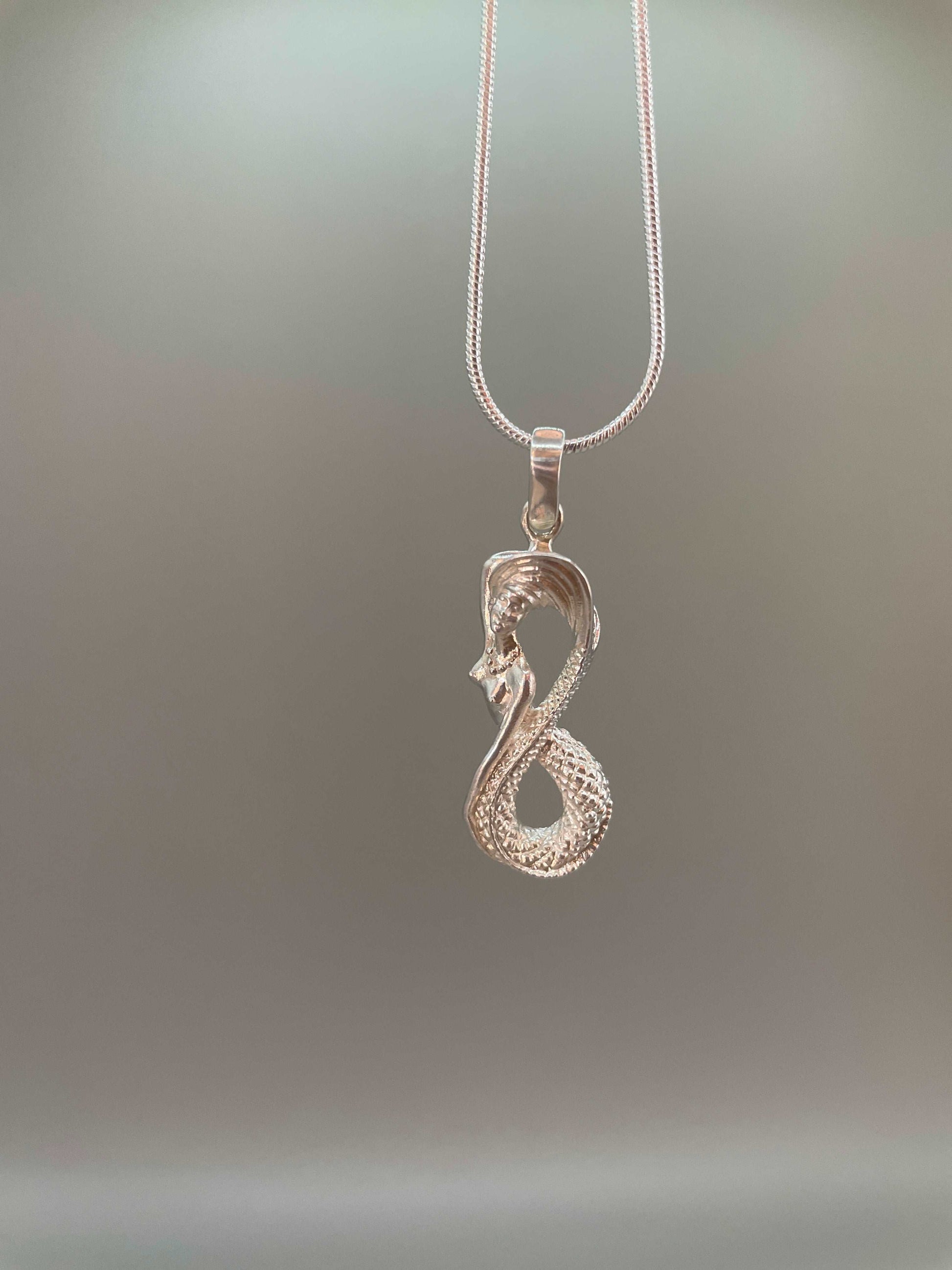 Infinity Mermaid Necklace - Lluch Jewelry