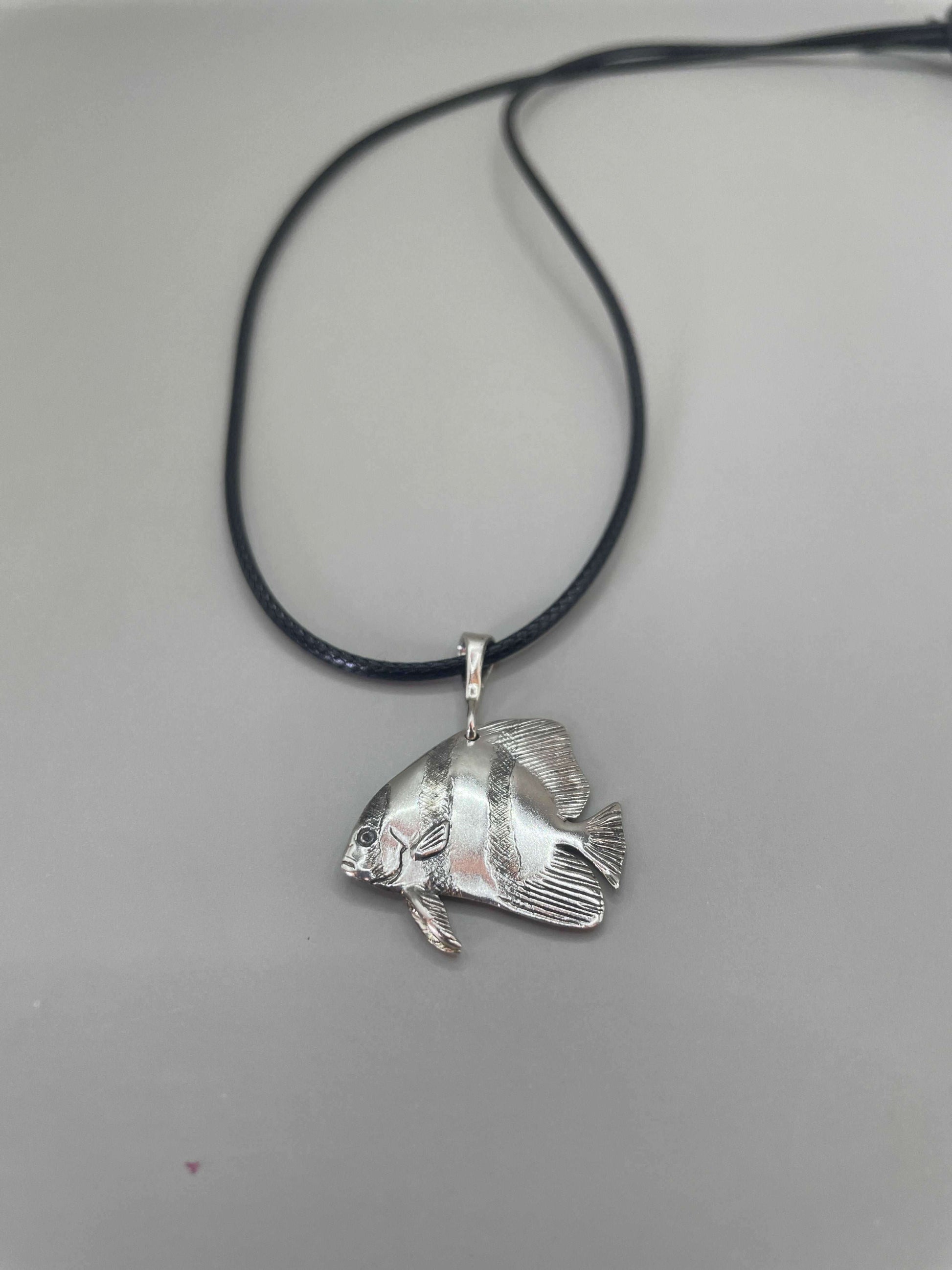 Atlantic Spadefish Pendant - Lluch Jewelry