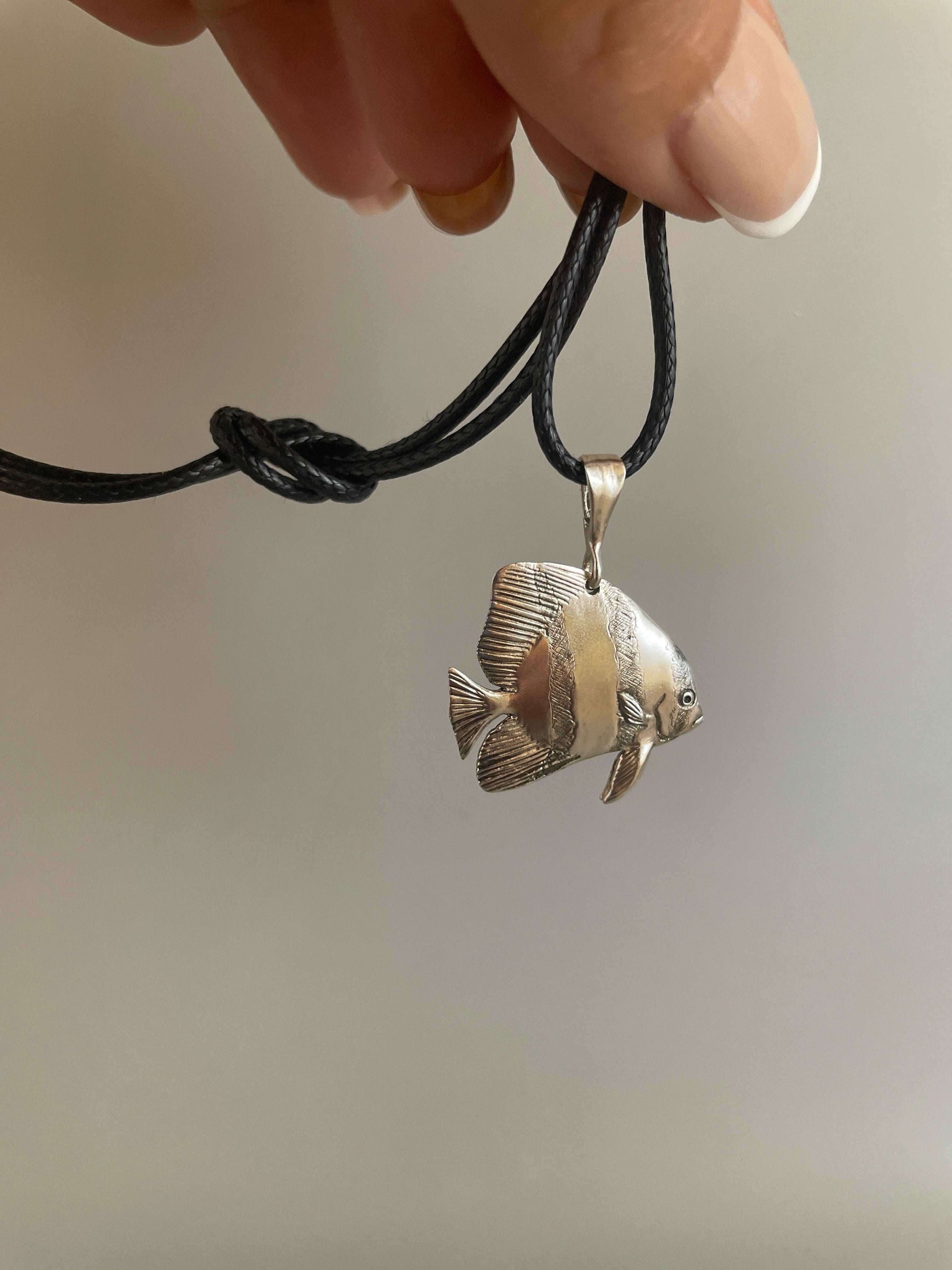 Atlantic Spadefish Pendant - Lluch Jewelry