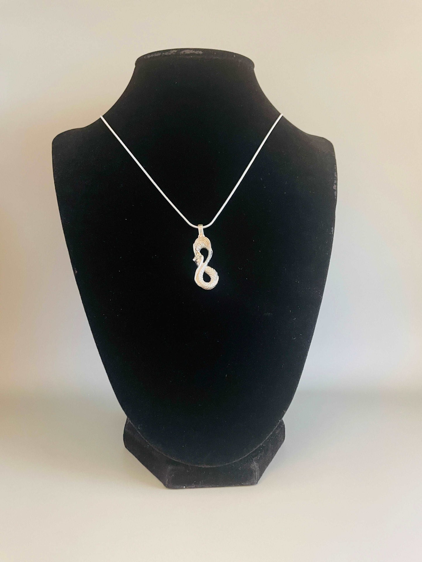 Infinity Mermaid Necklace - Lluch Jewelry