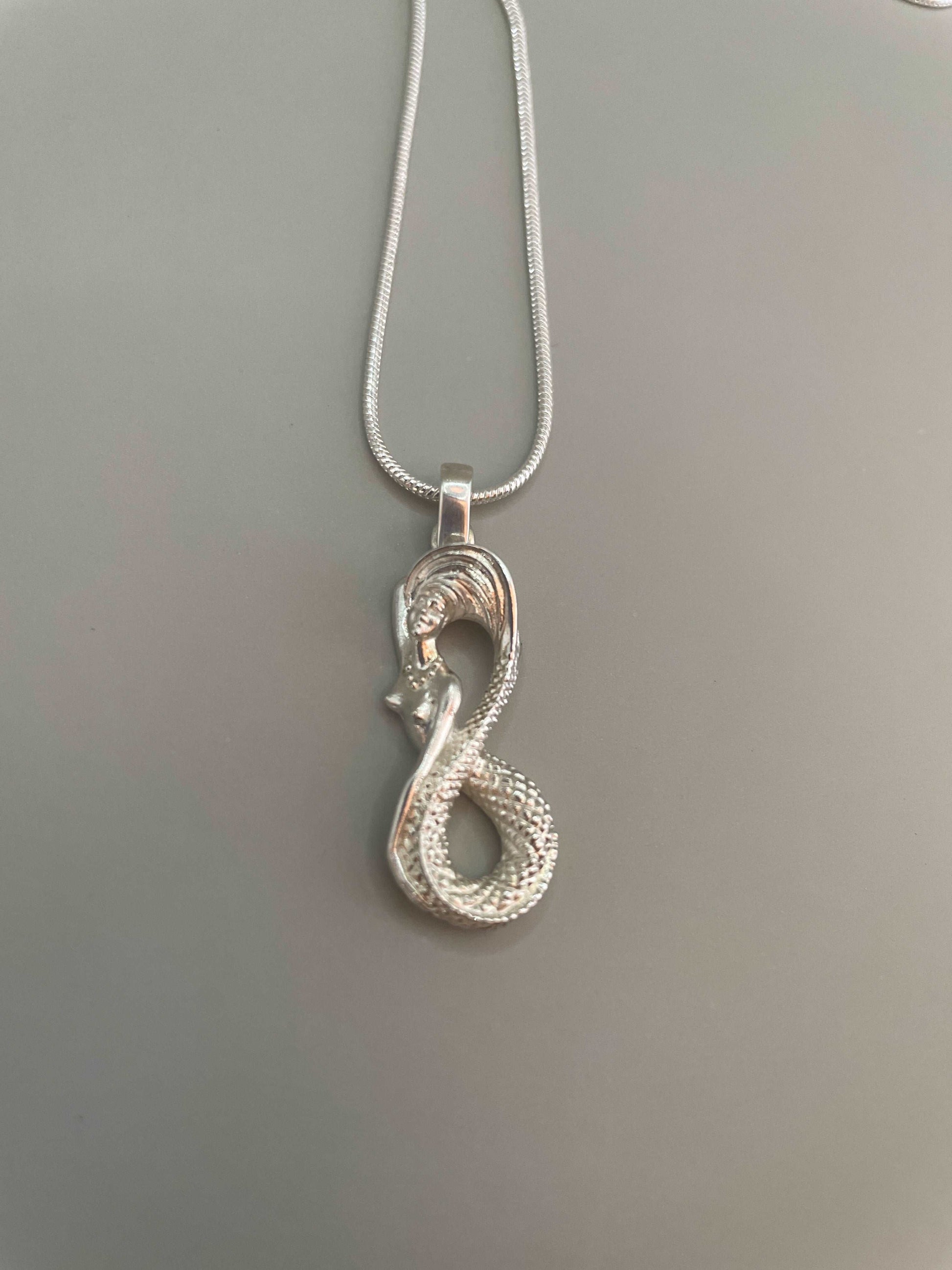 Infinity Mermaid Necklace - Lluch Jewelry