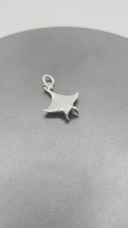 Manta Ray Necklace – Elegant 925 Sterling Silver Pendant, Inspired by Ocean Life, Perfect for Marine Enthusiasts and Sea Lovers, Unique Handmade Jewelry, Made in USA