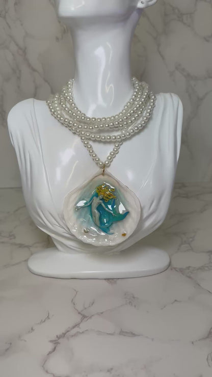Blonde Mermaid Necklace “Golden Tide” – Blonde Mermaid in Shell with UV Resin on Pearl Necklace