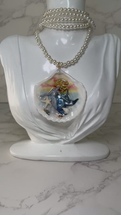 July Blonde Hair Sea Star Mermaid Sea Shell Necklace – Mermaid in Shell with UV Resin