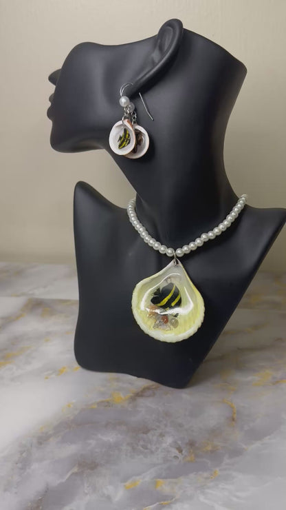 Spadefish Resin‑Encased Shell Collection Shell Necklaces Sea Necklaces Epoxy Resin Necklace and Earrings Jewelry Set Spadefish and Shell